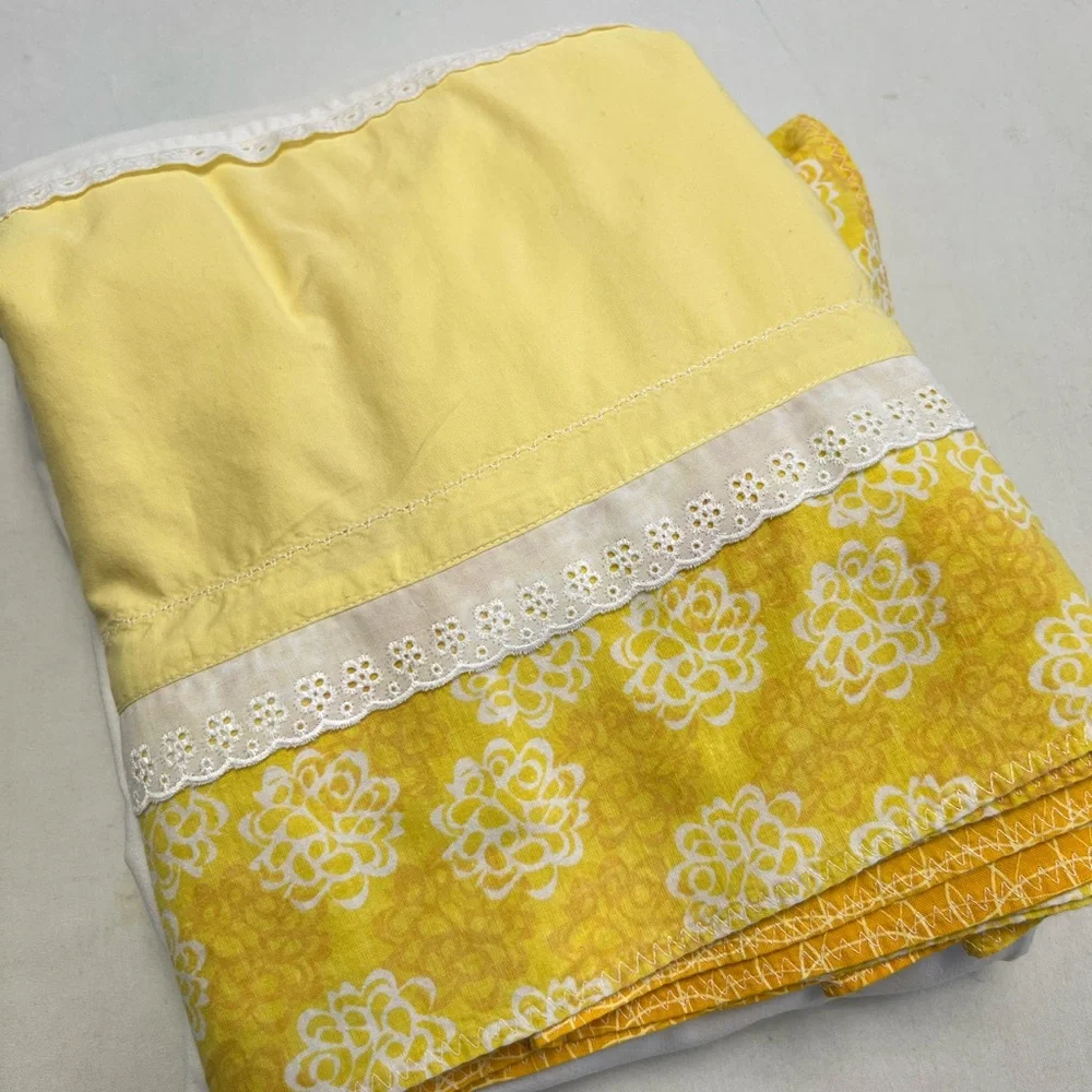 QUEEN Size Ruffled Bed Skirt